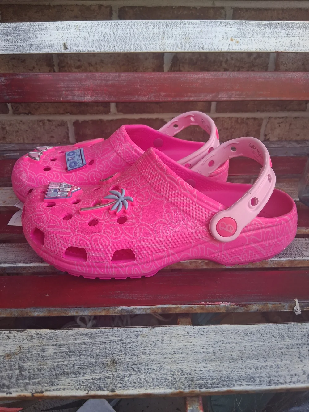 CROCS bold bright